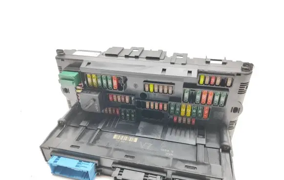 BMW 5 F10 F11 Fuse box set 9234421 000817121 217033442