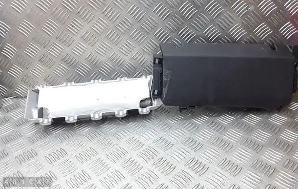 Subaru XV I Knee airbag tg10d04001