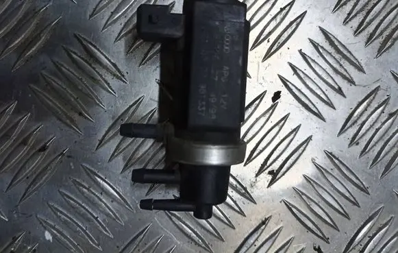 Audi A6 S6 C5 4B Turbo solenoid valve 059906627 98T337 2190322