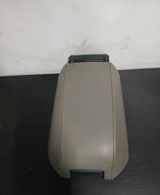 Volvo XC90 Armrest 8674935