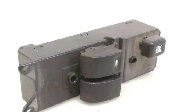 Mitsubishi Colt Electric window control switch MR587959 C8DD342M
