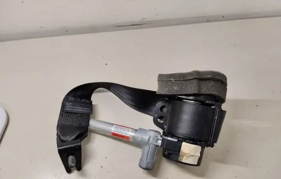 Volvo C30 Rear seatbelt 30642226