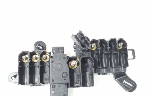 Mercedes-Benz CL C216 Fuse module A2215404250