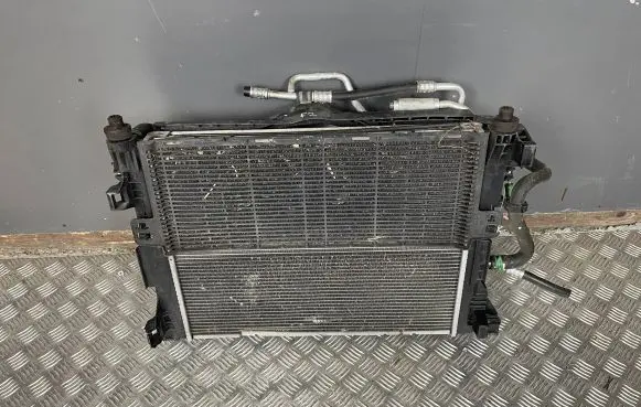Renault Zoe Radiator set 921007736R 4401562200 9450000
