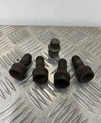 Audi A6 C7 Anti-theft wheel nuts and lock 
