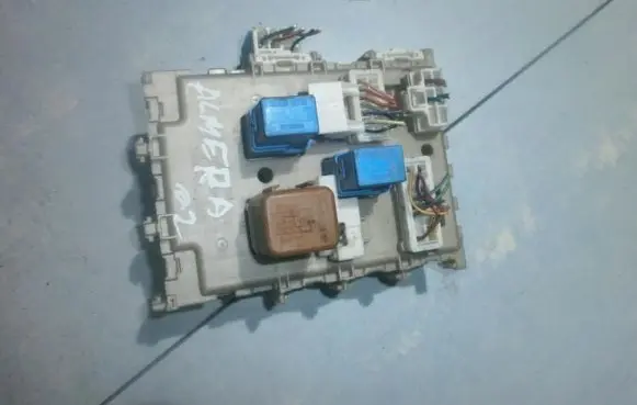 Nissan Almera N16 Fuse box set 243505M310 0129021