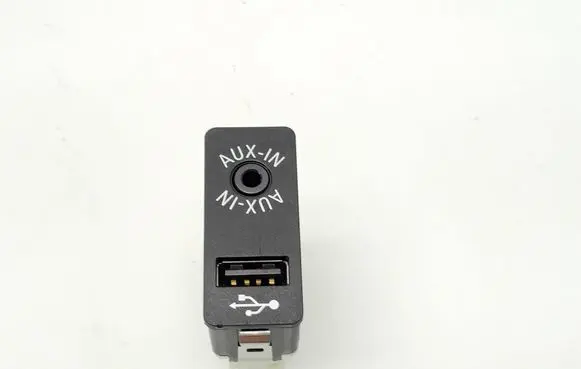 BMW X3 F25 USB socket connector 923765401 8410923765401