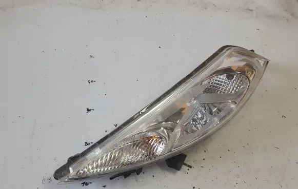 Nissan Juke I F15 Headlights/headlamps set 