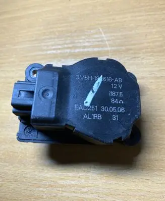 Ford Kuga I Intake manifold valve actuator/motor 3M5H19E616 C3184