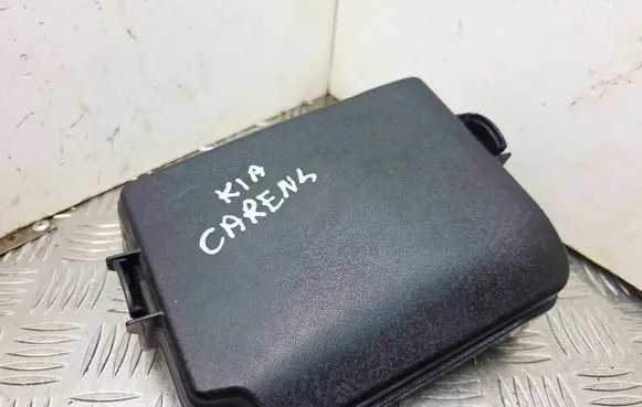 KIA Carens III Fuse box cover 91941A4051