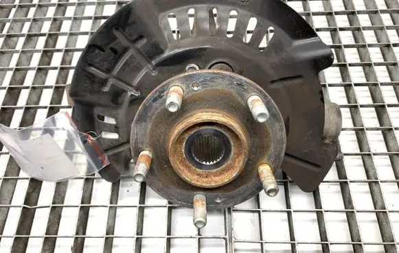 Hyundai Kona I Front wheel hub spindle knuckle