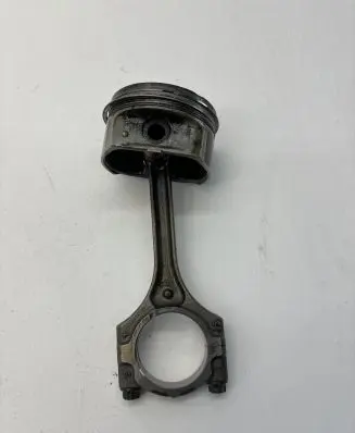 Hyundai i30 Piston with connecting rod G4FA