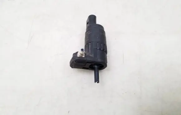 Volkswagen Tiguan Windscreen/windshield washer pump 1K6955651