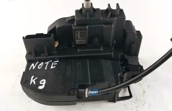 Nissan Note (E11) Rear door lock