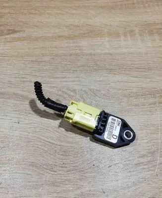 Toyota Corolla Verso AR10 Airbag deployment crash/impact sensor 898310W010