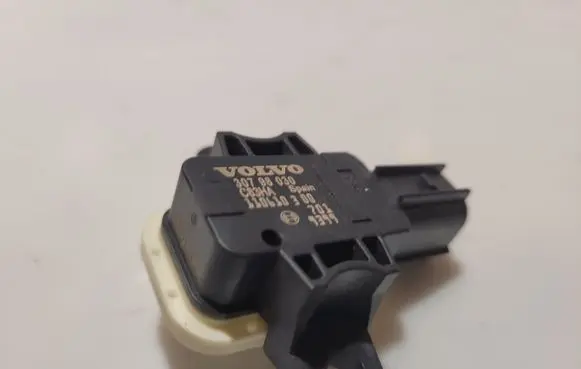 Volvo V60 Airbag deployment crash/impact sensor 30798030