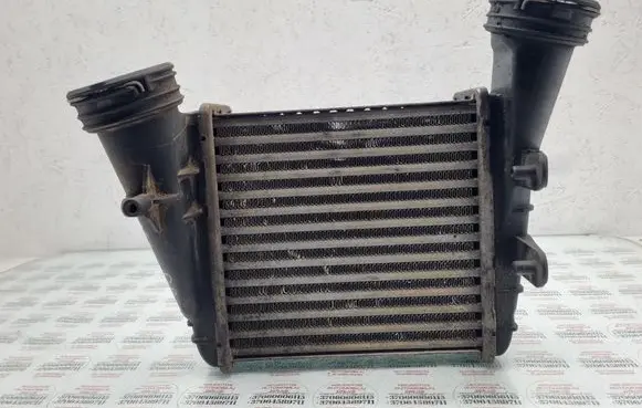Volkswagen PASSAT B5.5 Intercooler radiator 3B0145806