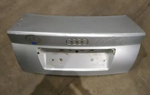 Audi A4 S4 B5 8D Tailgate/trunk/boot lid PILKAS