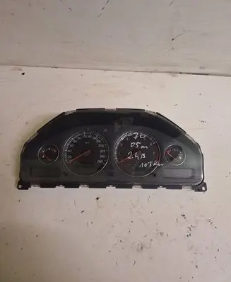Volvo V70 Speedometer (instrument cluster) 30682272 69594210T 8602882