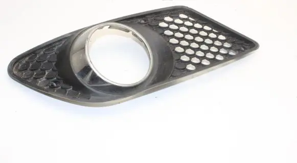 Mercedes-Benz C W204 Fog light bracket A2049050253