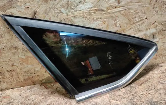 Ford Focus Rear side window AS3