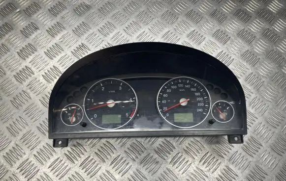 Ford Mondeo Mk III Speedometer (instrument cluster) 3S7F10841 44ZU187 6620