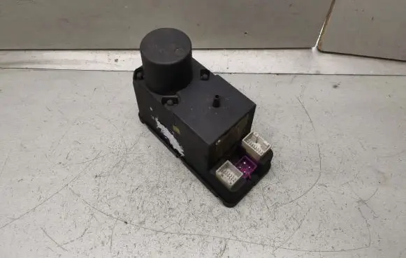 Audi A6 S6 C4 4A Central locking vacuum pump 4A0862257J