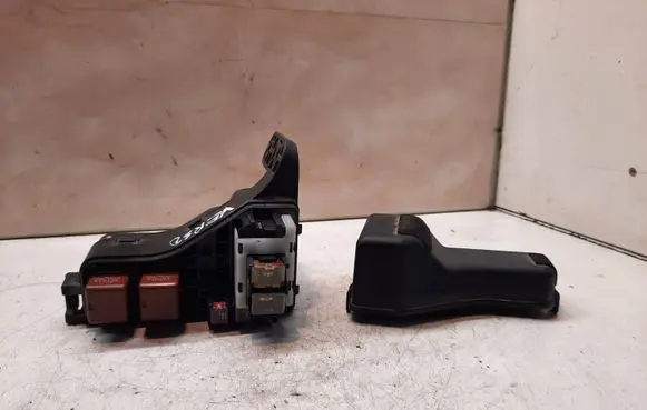 Toyota Corolla Verso E121 Fuse box set
