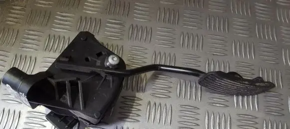 Opel Astra H Accelerator throttle pedal 6PV00811300 6PV008113-00