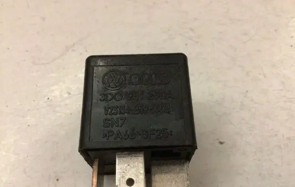 Audi A3 S3 8P Other relay 3D0951253A 433