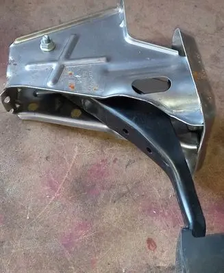 Volkswagen PASSAT B6 Battery tray 1K1721117H