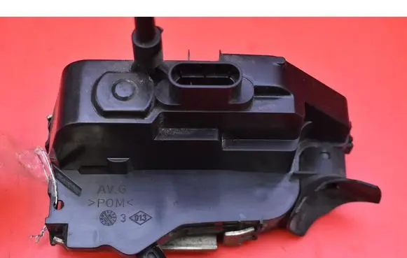 Renault Megane II Front door lock