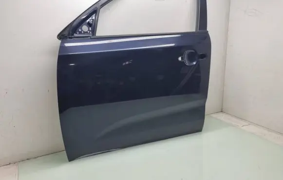 KIA Sorento Front door