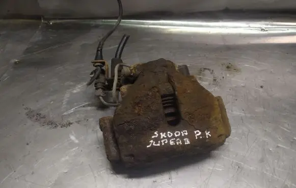Skoda Superb B5 (3U) Front brake caliper