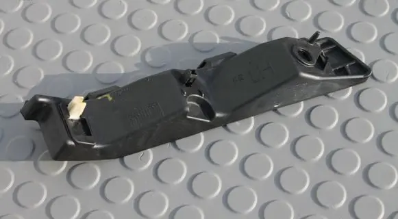 KIA Sportage Front bumper mounting bracket