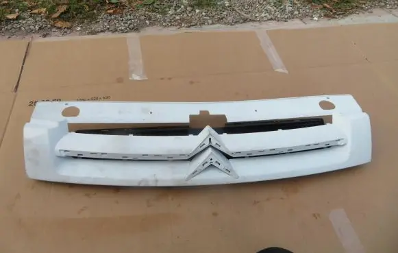 Citroen Berlingo Front bumper upper radiator grill 9644757977