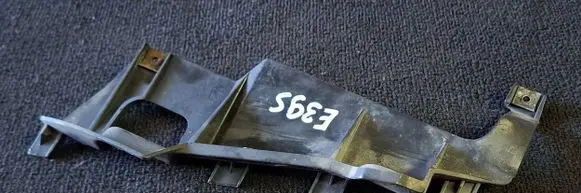 BMW 5 E39 Headlight/headlamp mounting bracket 15372400