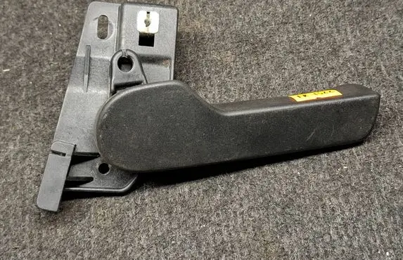 Skoda Octavia Mk2 (1Z) Engine bonnet (hood) release handle 1J1823533C 1J1823633