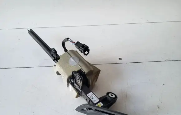 Audi A5 Seat belt adjustment motor 8W7857760