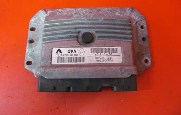 Renault Megane III Engine control unit/module 237101353R 237101370R