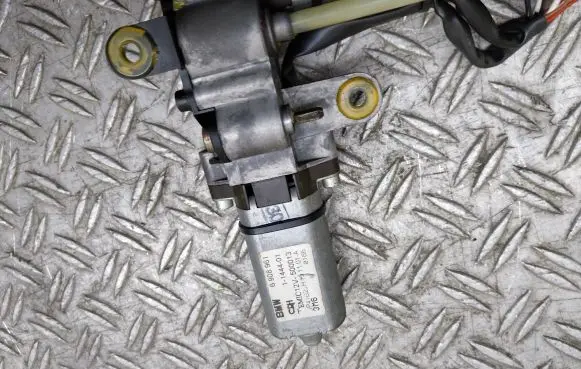 BMW 7 E65 E66 Steering column adjust motor 