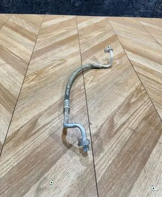 Nissan Navara D23 Air conditioning (A/C) pipe/hose 924905ju0a