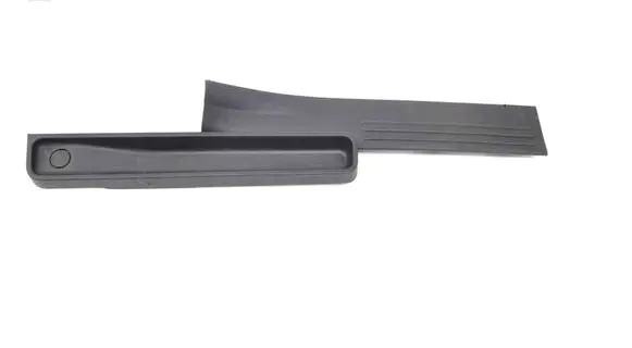 Chrysler Voyager Rear sill trim cover P1PF45XDVAA
