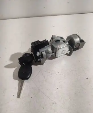 Ford Focus C-MAX Ignition lock 3M513F880AC