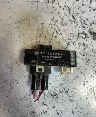 Coolant fan relay