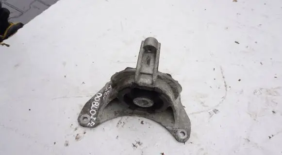 Nissan e-NV200 Driveshaft support bearing bracket 
