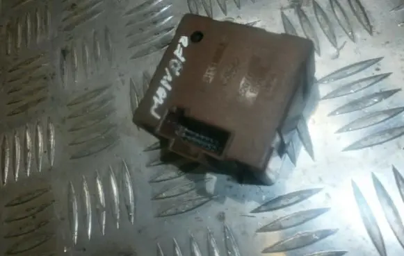 Ford Mondeo MK I Other control units/modules 93bb10e850ac