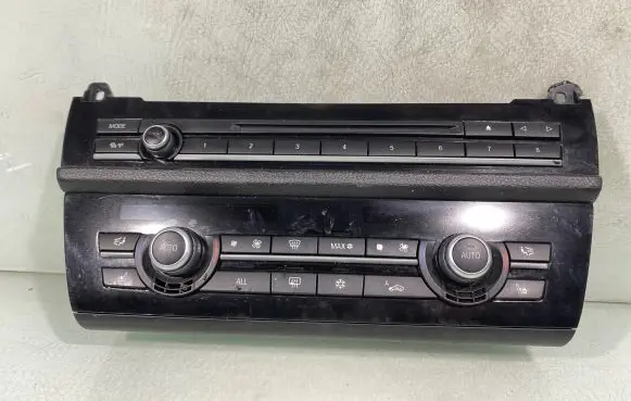 BMW 5 F10 F11 Climate control unit 9236477