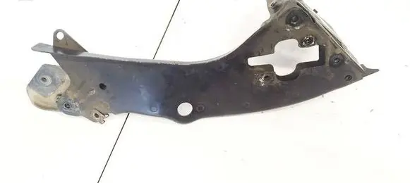 Mercedes-Benz E W211 Radiator support slam panel