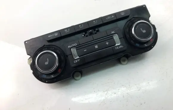 Skoda Superb B6 (3T) Interior fan control switch 3T0907044AS